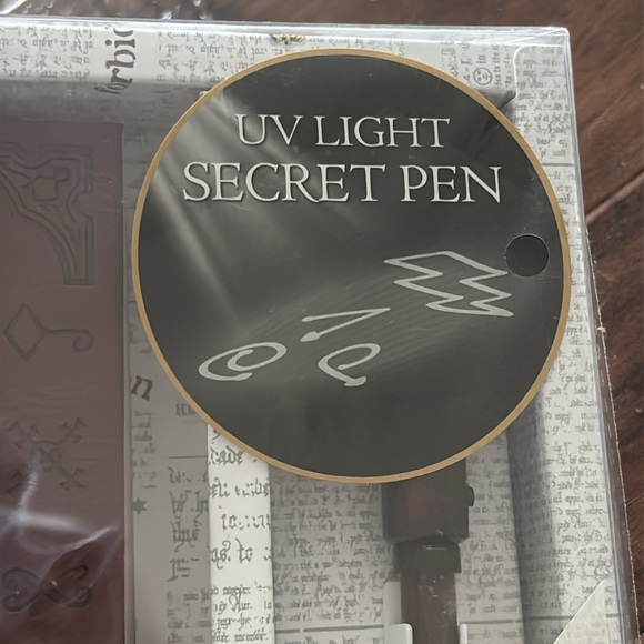 Harry Potterer diary with secret UV pen NEW - Picture 3 of 8